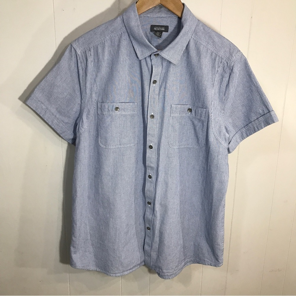 Kenneth Cole Reactions Cotton Blue and White Stripe Button Down Short Sleeved L
